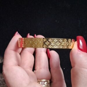 Fashion Design Shiny Gold Monogram Cuff
